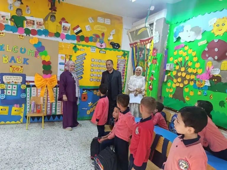 مدرسة بني مزار الرسمية المتميزة للغات