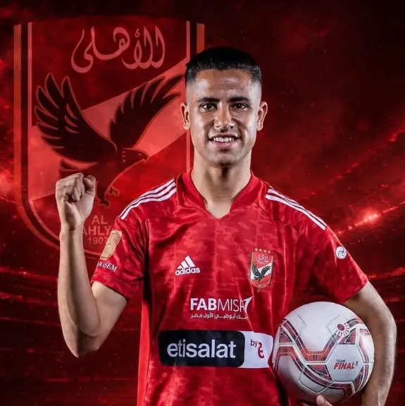 مصدر بالأهلي: رضا سليم خارج حسابات عموتة.. واللاعب الأخير في مركزه