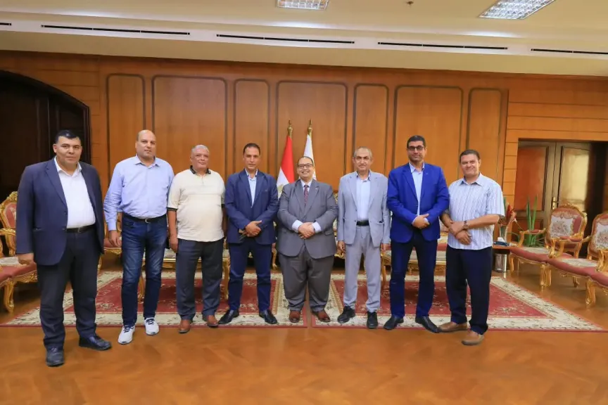 جامعة كفر الشيخ تبحث مع البريد المصري إتاحة خدمات بريدية ومالية جديدة داخل الحرم الجامعي لتيسير حياة الطلاب والعاملين