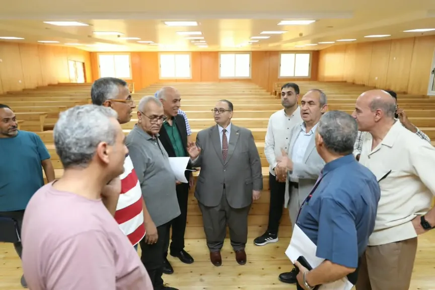 رئيس جامعة كفر الشيخ يتفقد أعمال تجهيز المبنى الجديد لجامعة كفر الشيخ الأهلية استعدادًا لاستقبال الطلاب
