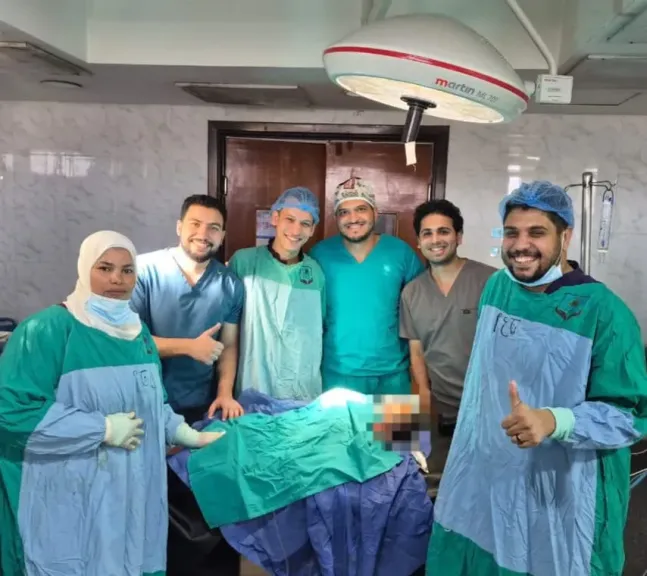 نجاح فريق طبي بجامعة أسيوط في إصلاح ضيق خلقي بمخرج حوض الكلية لطفلة عمرها 6 أشهر