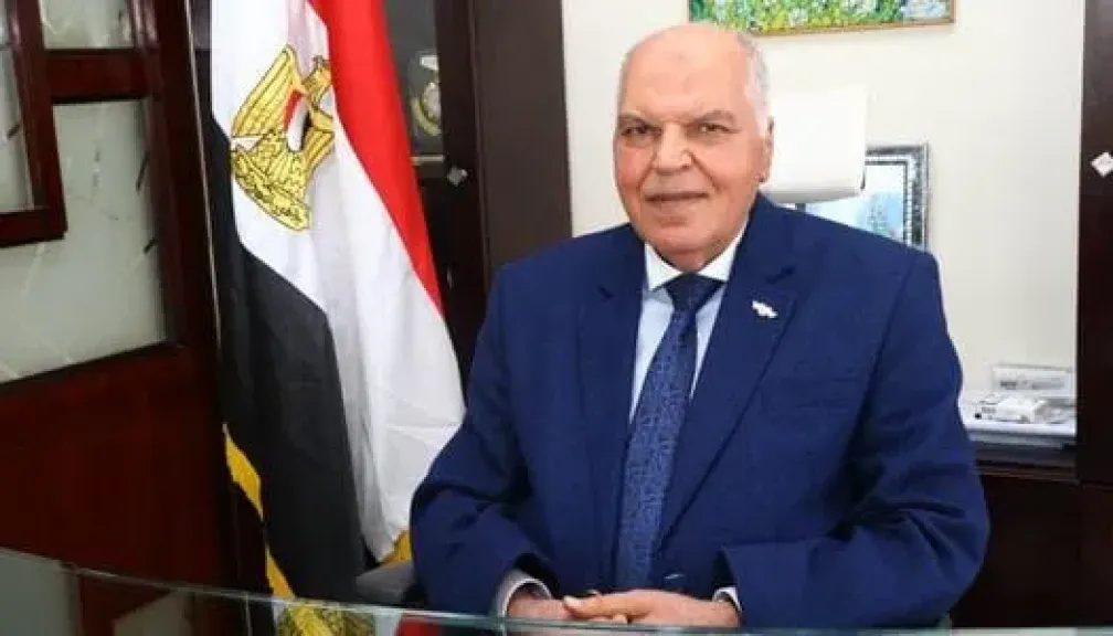 «المعلم القدوة».. نقيب المعلمين يعلن جائزة جديدة لتكريم المتميزين ماديًا ومعنويًا