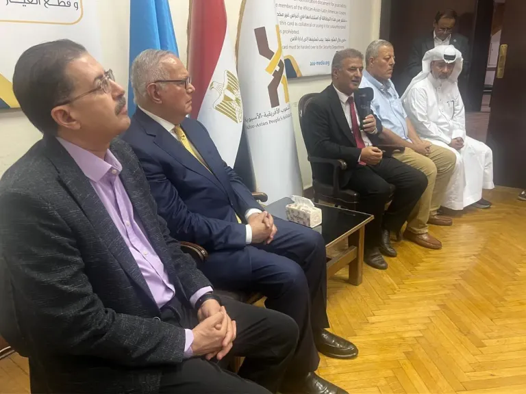 تخدم الإعلاميين في 5000 منشأة حول العالم : السفير العرابي يطلق بطاقات عضوية اتحاد الإعلاميين الأفريقي الآسيوي