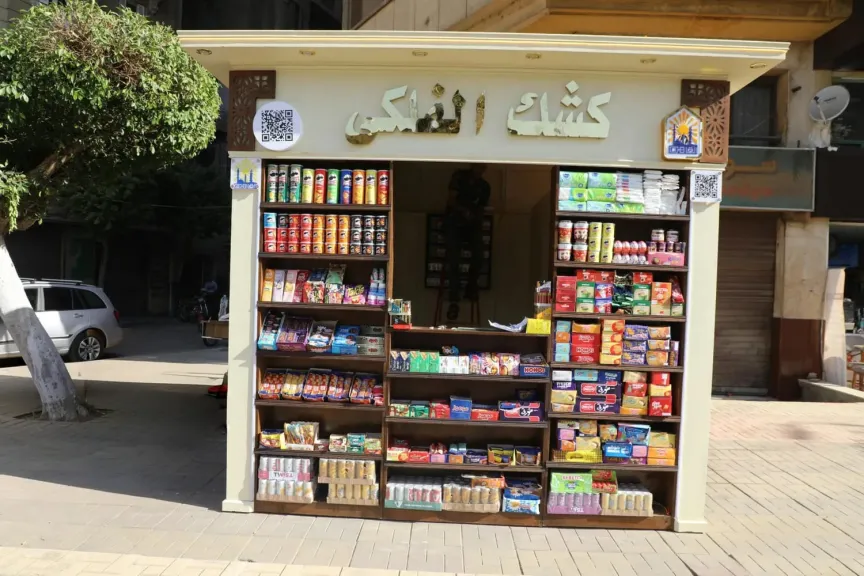 كشك جديد بـ60 ألف جنيه.. القاهرة توحد شكل الأكشاك وزي البائعين وتفرض متابعة مستمرة