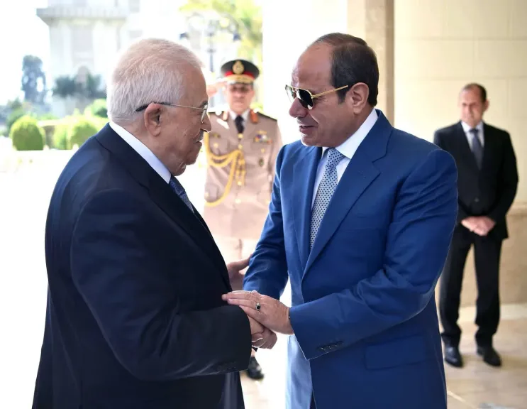 أبو مازن في القاهرة.. تحرك فلسطيني لمواجهة تمدد الاحتلال وإعادة ترتيب المشهد السياسي
