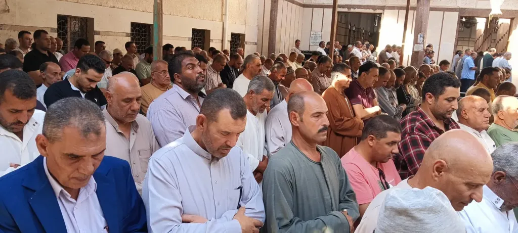 تشييع جثمان طبيب بمستشفى العبور في كفرالشيخ وسط جنازة مهيبة بقرية دقلت