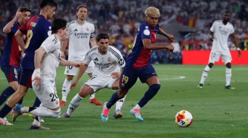 بمشاركة ريال مدريد وبرشلونة.. قناة مجانية تنقل السوبر الإسباني