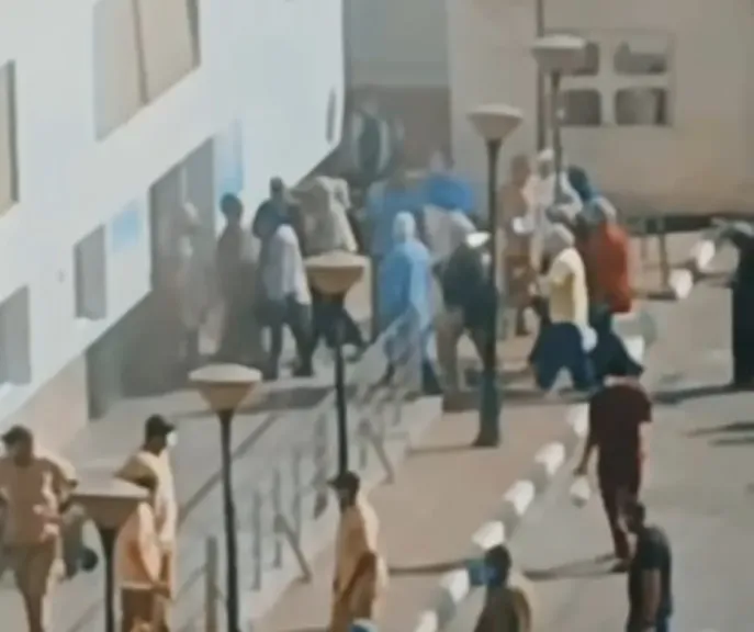 تصاعد أدخنة كثيفة بقسم الطوارئ في مستشفى الزهور ببورسعيد بسبب جهاز الأيروسول.. ومصدر: لا إصابات والمستشفى تعمل بكامل طاقتها