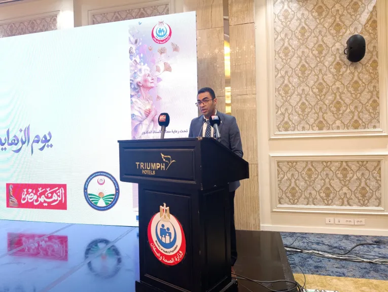 أيمن عباس: لن نكتفي برعاية المريض.. هدفنا رعاية الإنسان صحيًا ونفسيًا ودعم الأسرة والمجتمع