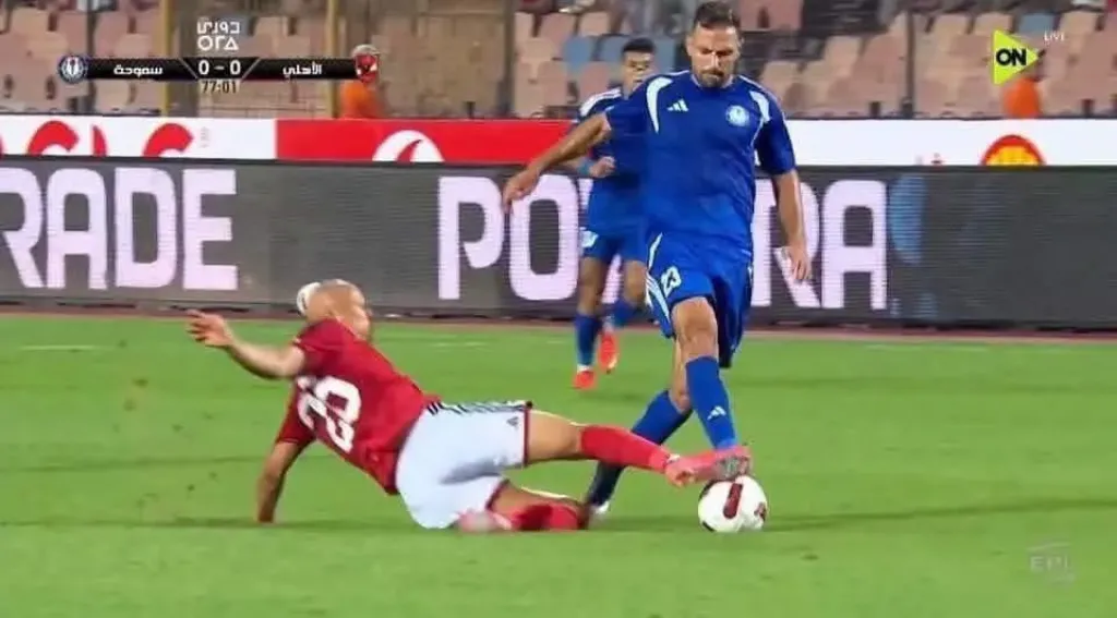 الحكام تحت المجهر.. ركلات جزاء وطرد وأهداف ملغاة في الدوري المصري