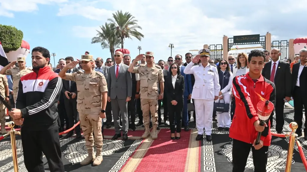 محافظ البحيرة وقائد المنطقة الشمالية العسكرية يشهدان احتفالات العيد القومي في رشيد