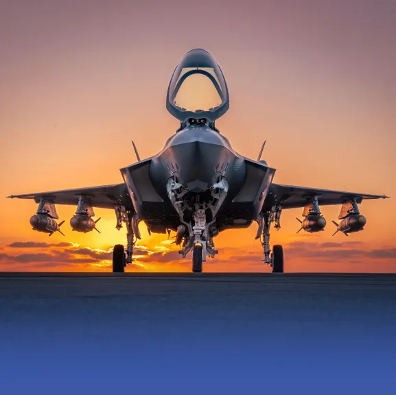 لماذا تسببت موافقة ترامب على بيع مقاتلات F-35 إلى السعودية في قلق إسرائيل؟