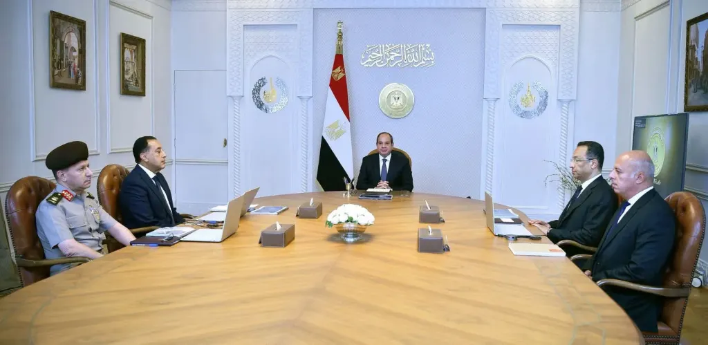 من كارت الخدمات إلى مراكز البيانات والجيل الخامس.. أبرز توجيهات الرئيس السيسي لقطاع الاتصالات
