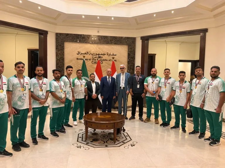 سفير  العراق في القاهرة يستقبل بعثة منتخب العراق لكرة القدم للمكفوفين