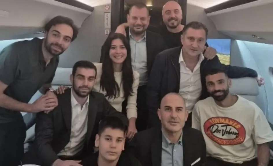 قبل الانضمام للمنتخب.. محمد صلاح يطير إلى إنجلترا بطائرة خاصة