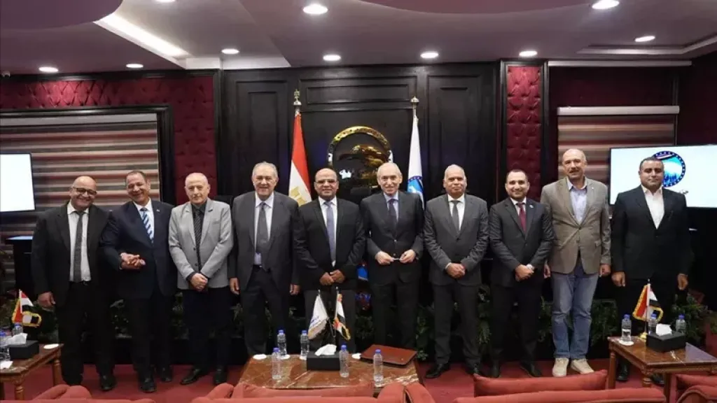 «زراعة مستقبل وطن» تبحث خفض تكلفة إنتاج الخبز والتوسع في الزراعة العضوية