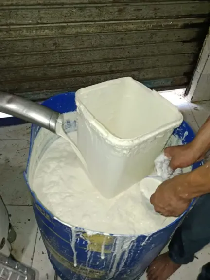 ضبط 5 أطنان مواد غذائية غير صالحة ..ومحافظ كفرالشيخ يوجه بتكثيف الرقابة على المنشآت الغذائية