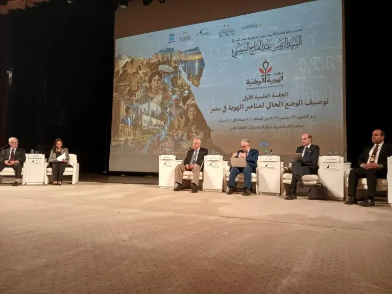 بين تحويلات الخارج وأزمة الوعي.. خبراء يفككون شفرة الهوية المصرية