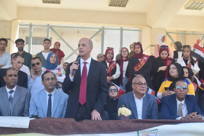 وسط أجواء احتفالية.. رئيس جامعة بني سويف يشهد حفل استقبال الطلاب الجدد ويؤكد أهمية المشاركة في الأنشطة الطلابية