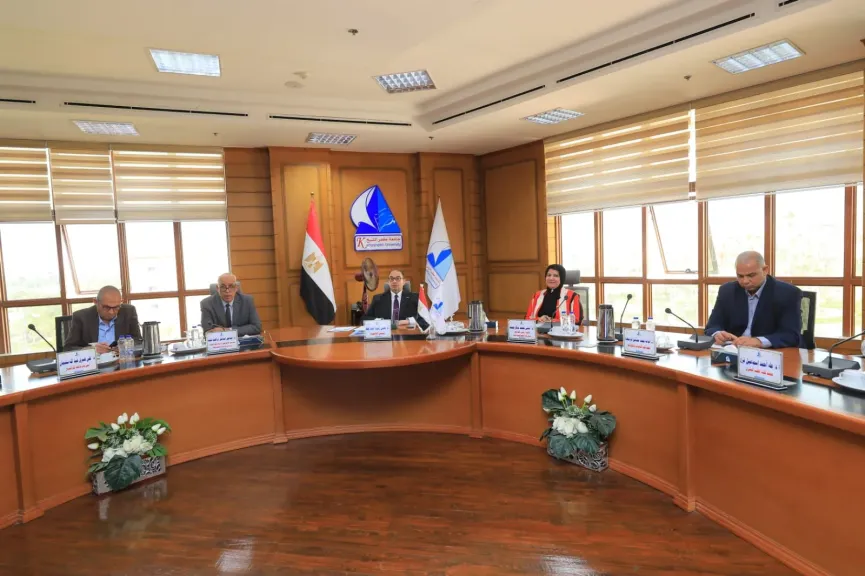 صحة طلابنا أولوية ..خلال ترأس رئيس جامعة كفر الشيخ اجتماع مجلس إدارة الشؤون الطبية
