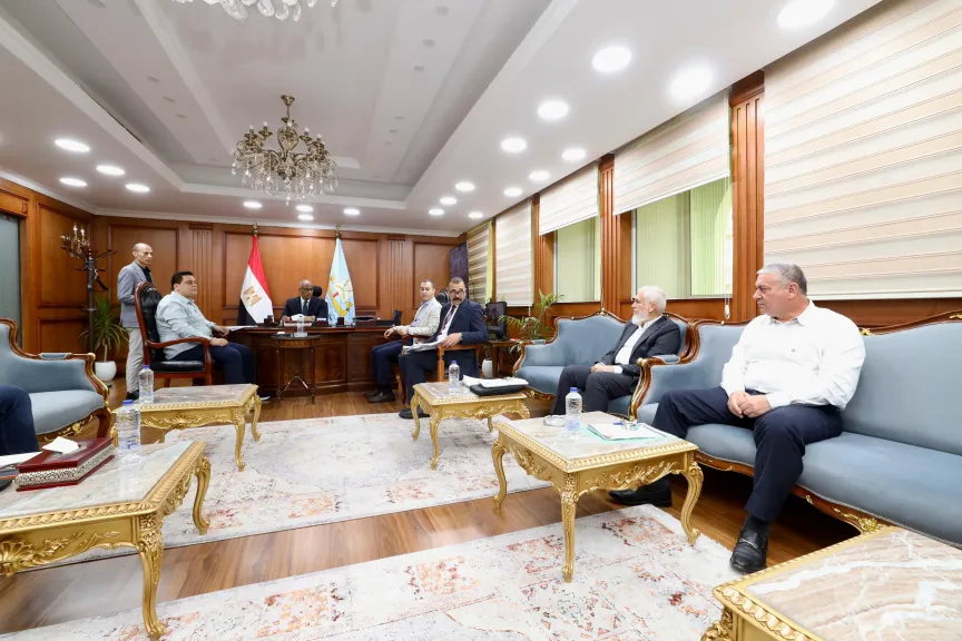محافظ كفرالشيخ يبحث مع أعضاء مجلسي النواب والشيوخ لتوحيد الجهود لحل مشكلات الدوائر وتحقيق تنمية شاملة ومستدامة لأهالينا