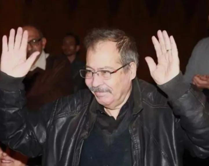 تدهور الحالة الصحية للفنان سامي عبد الحليم.. نقله مجددًا إلى العناية المركزة