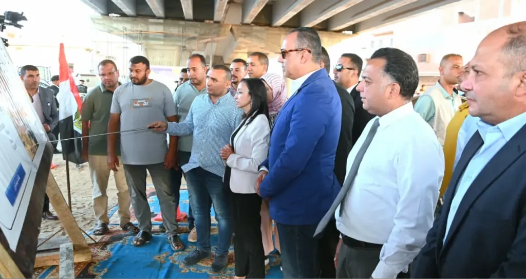 محافظ البحيرة تتفقد أعمال إنشاء كوبري البريجات أعلى الرياح البحيري بكوم حمادة بتكلفة 350 مليون جنيه
