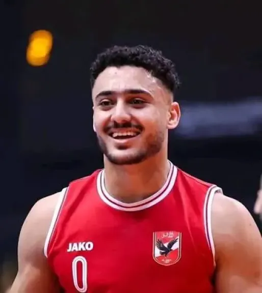 مش علشان بيلعب في الأهلي هسكت.. لاعب القناة يفجر مفاجأة حول أزمته مع «زهران»