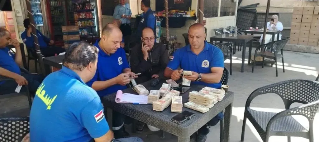 540 ألف جنيه وسط الحطام.. مسعفو القليوبية يحفظون أمانة مصاب في حادث الطريق الزراعي