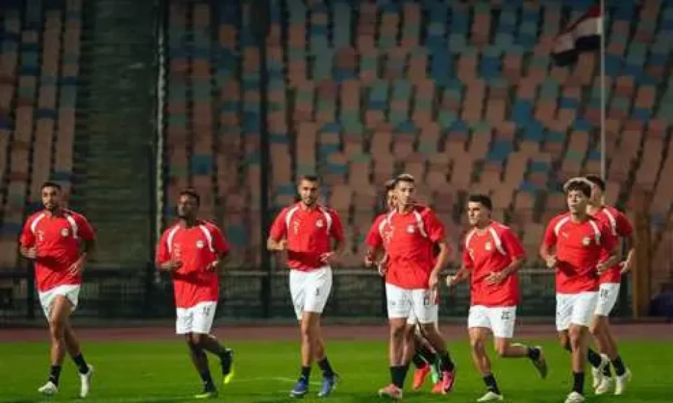 منتخب مصر بالأحمر وأنجولا بالأسود في مباراة الجولة الأولى بتصفيات أمم أفريقيا