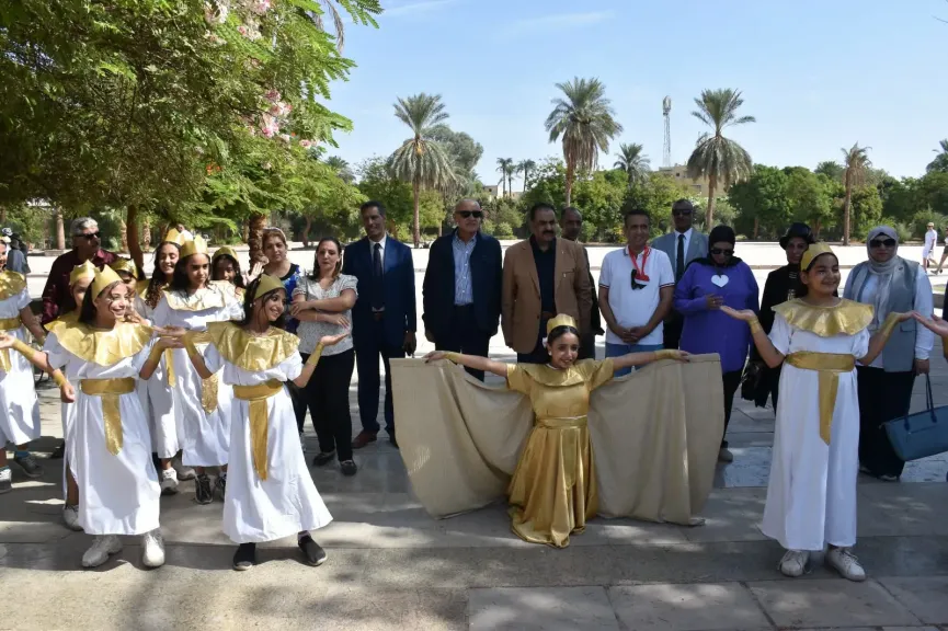 محافظ الأقصر يشهد فعاليات احتفالية «يوم السياحة العالمي» بساحة معابد الكرنك