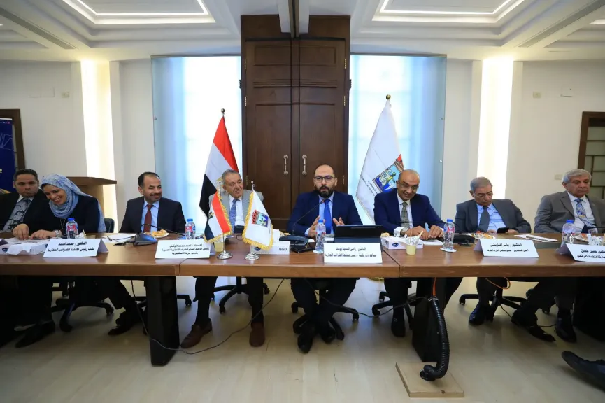 أحمد الوكيل يطالب بمكافأة الملتزمين ضريبياً ومد مهلة التيسيرات.. والضرائب ترد بمندوبين دائمين في غرفة الإسكندرية