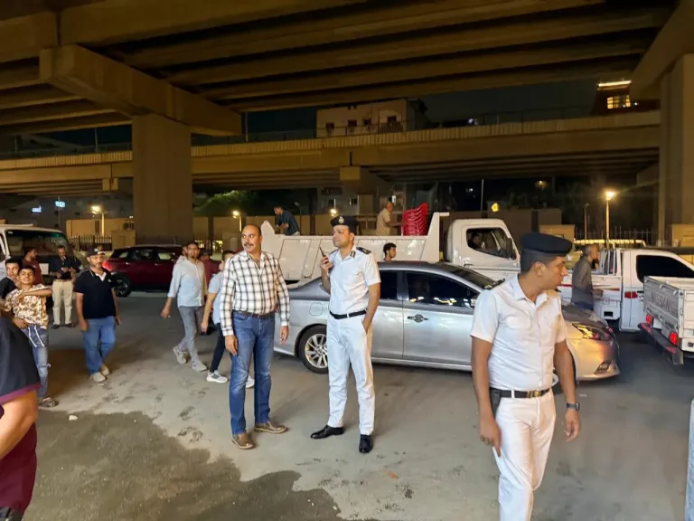 رئيس حي الهرم يقود حملة مكبرة بالمريوطية فيصل.. غلق وتشميع 7 كافيهات ورفع 743 حالة إشغال