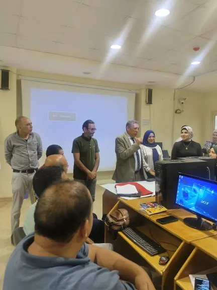 وكيل ”تعليم البحيرة”: استثمار أنشطة الإعلام التربوى في اكتشاف الطلاب الموهوبين