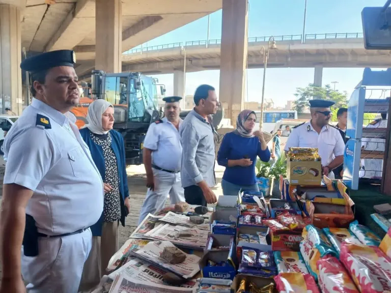 حملة مكبرة تضرب أوكار الإشغالات بمحيط مترو كلية الزراعة في شبرا الخيمة