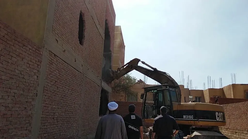 حملة مكبرة لإزالة مخالفات بناء بمدينة بني سويف الجديدة
