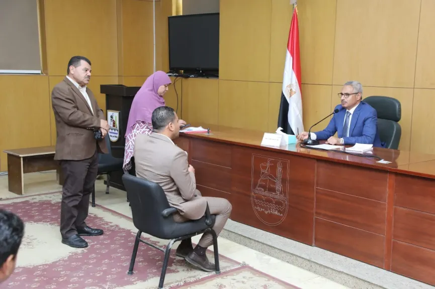 محافظ بني سويف يوجه بحل شكاوى المواطنين ومتابعة تنفيذ القرارات