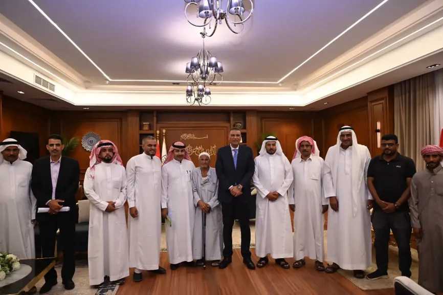 محافظ جنوب سيناء يبحث مع النواب ومشايخ وعواقل المحافظة مطالب المواطنين وسبل حلها