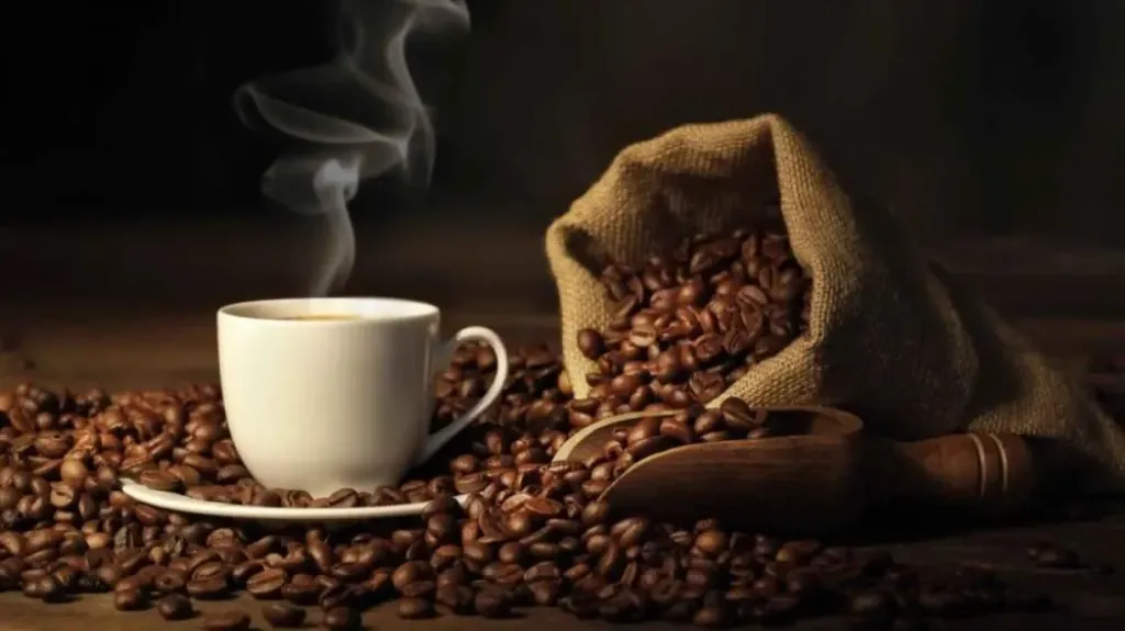 اليوم العالمي للقهوة.. متى تتحول قهوتك اليومية لخطر صحي؟
