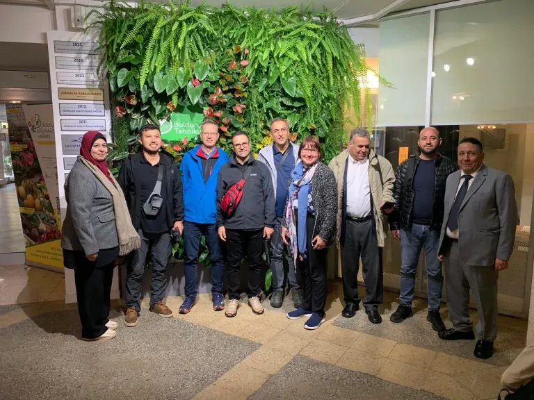 من المعامل إلى المزارع.. وفد جامعة بنها يطلع على أحدث التجارب الزراعية في لاتفيا