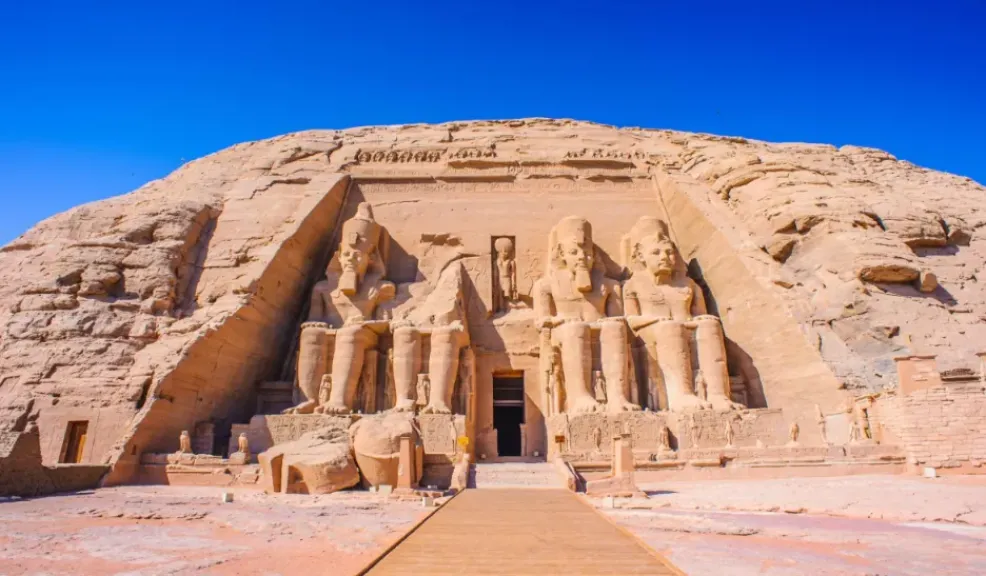 بعد واقعة معبد أبو سمبل.. أستاذ ترميم يوضح لـ”النهار” كيف يمكن إبعاد الخفافيش عن الأماكن الأثرية