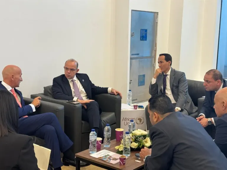 التمثيل التجاري: يبحث خطة جديدة لتعزيز التعاون الاقتصادي مع الأسواق الإفريقية