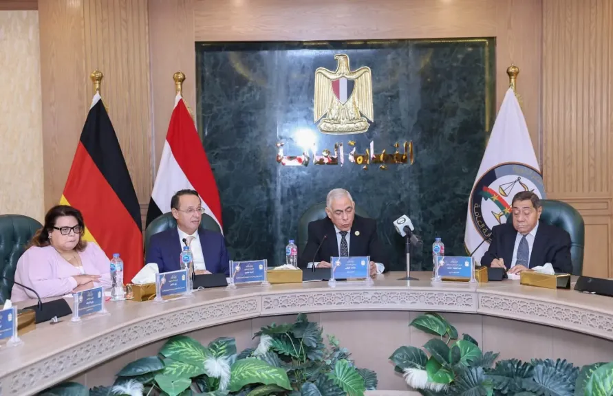 النائب العام يبحث سبل التعاون العلمي والقضائي مع الجامعة الألمانية بالقاهرة