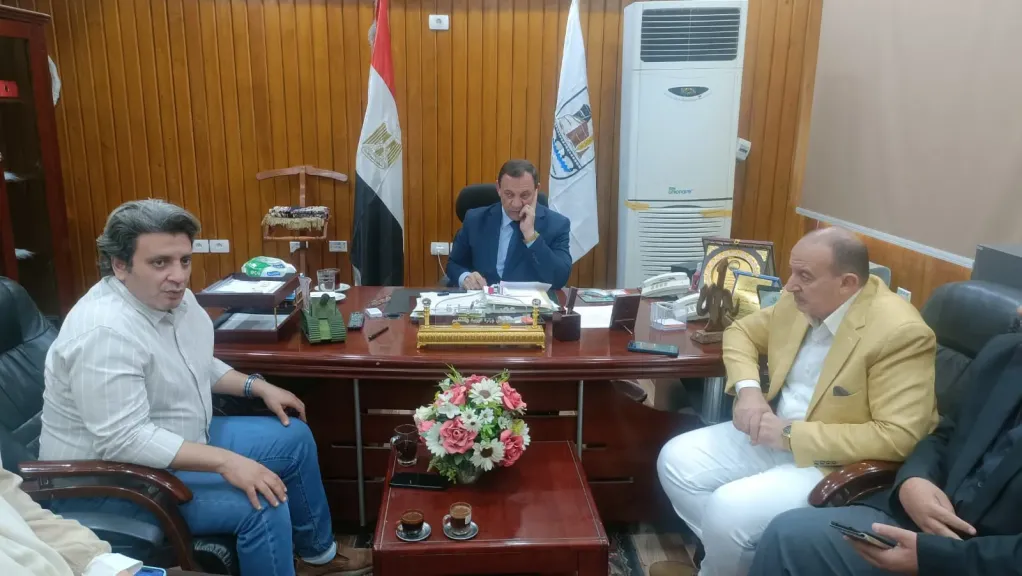 «تعليم بني سويف» تبحث مع التأمين الصحي تعزيز خدمات الطلاب والعاملين