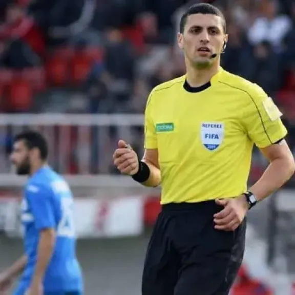 طاقم حكام جزائري لمباراة مصر و جنوب أفريقيا