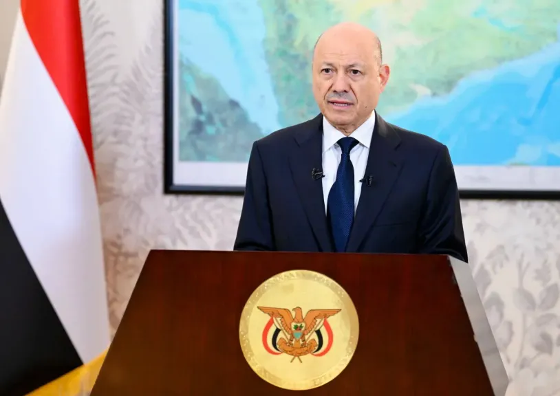 الحرب بدأت في اليمن.. العليمي يعلن الحرب على الحوثيين