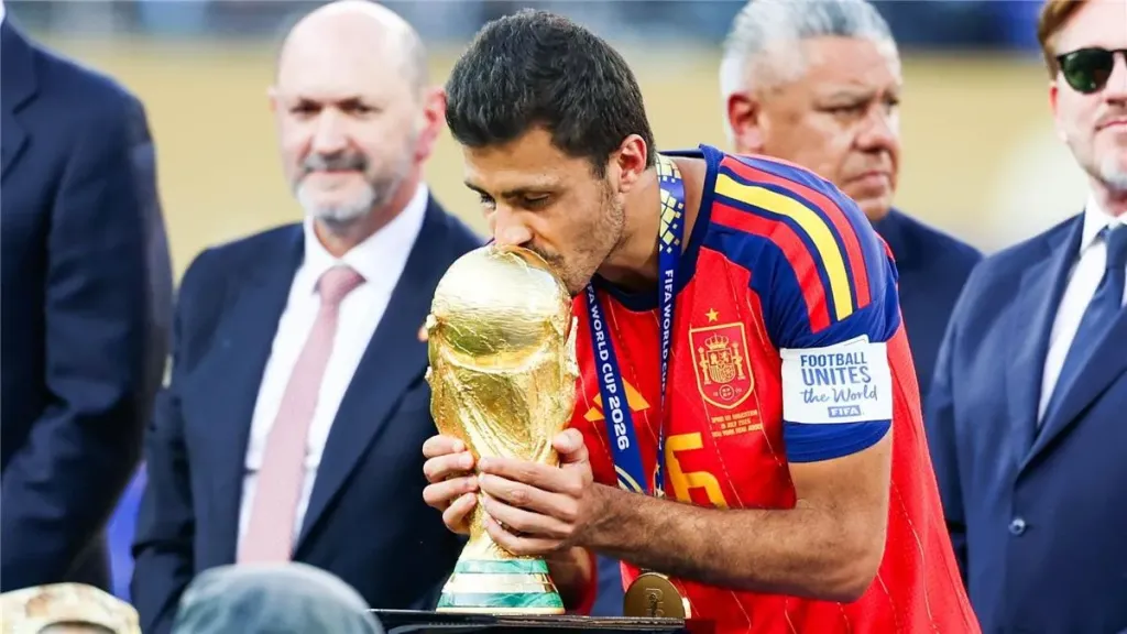 صحفي إسباني يكشف سر فشل انتقال رودري إلى ريال مدريد