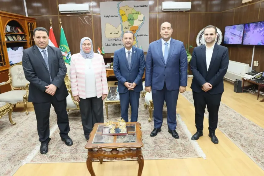 محافظ المنوفية يبحث دعم الخدمات الصحية مع قيادات المستشفيات التعليمية