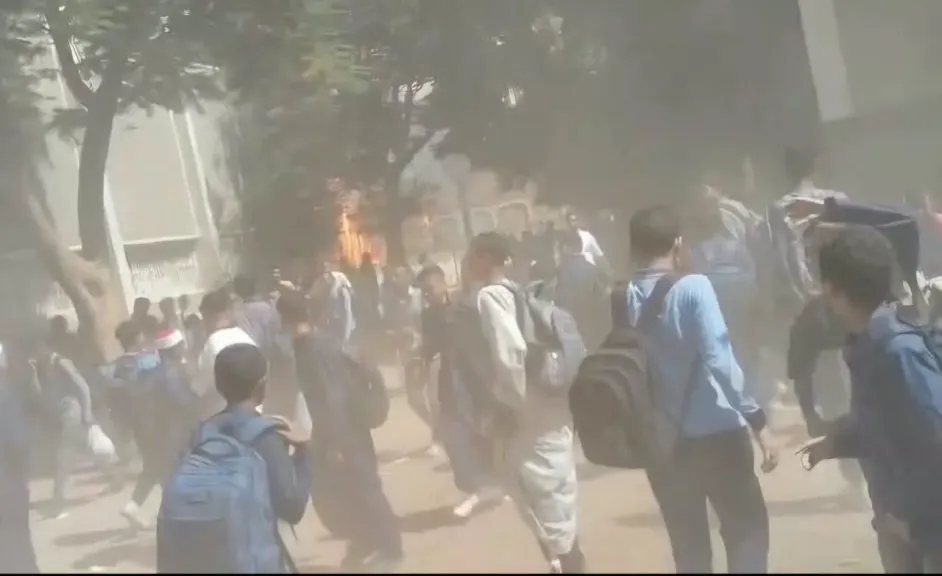 خلال اليوم الدراسي.. نشوب حريق داخل معهد أزهري وامتداده لعدة منازل في قنا
