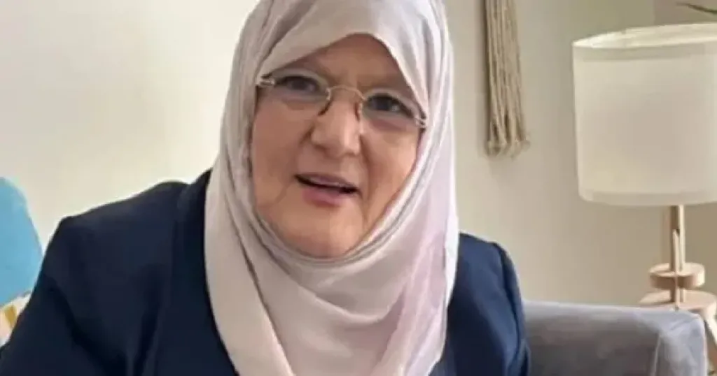 شمس البارودي تنتقد كلمات أغنية لروبي: «الحب مش حساب بنكي»